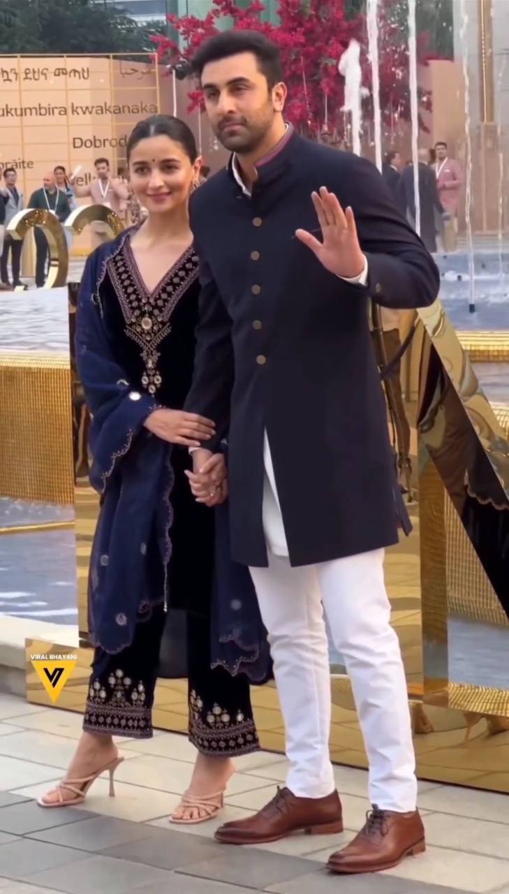 Alia Bhatt Velvet Mirror-Work Kurta Set